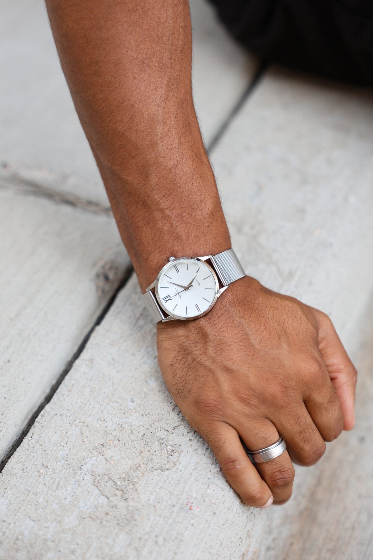 Men's 40mm Silver Dial Slim Case Stainless Steel Mesh Watch