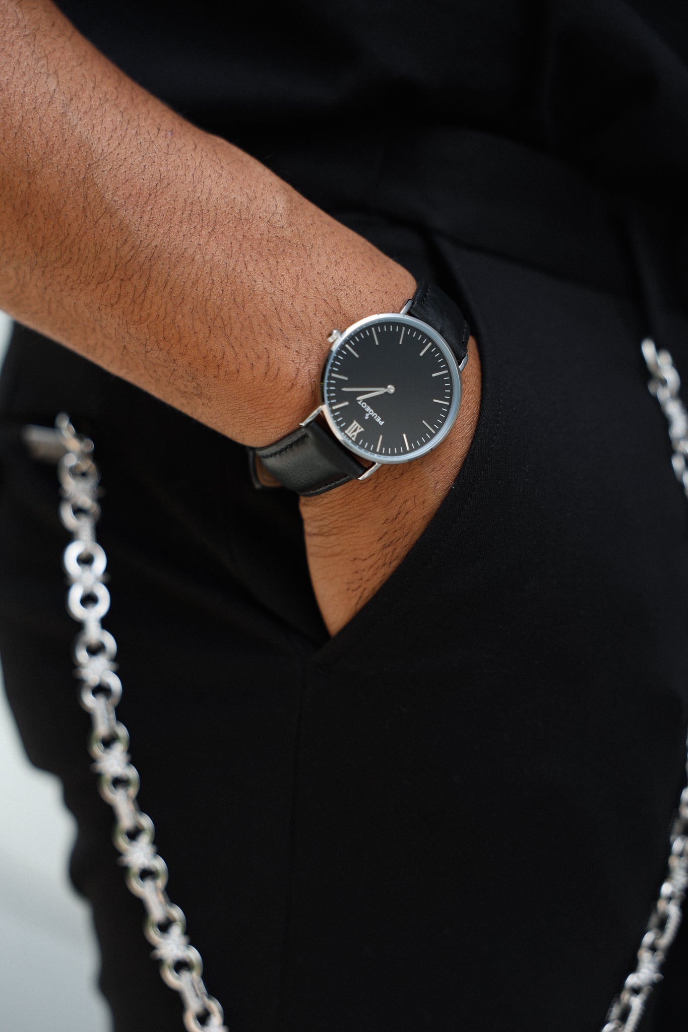 Men's 40mm Black Dial Silver Super Slim Case Leather Strap Watch
