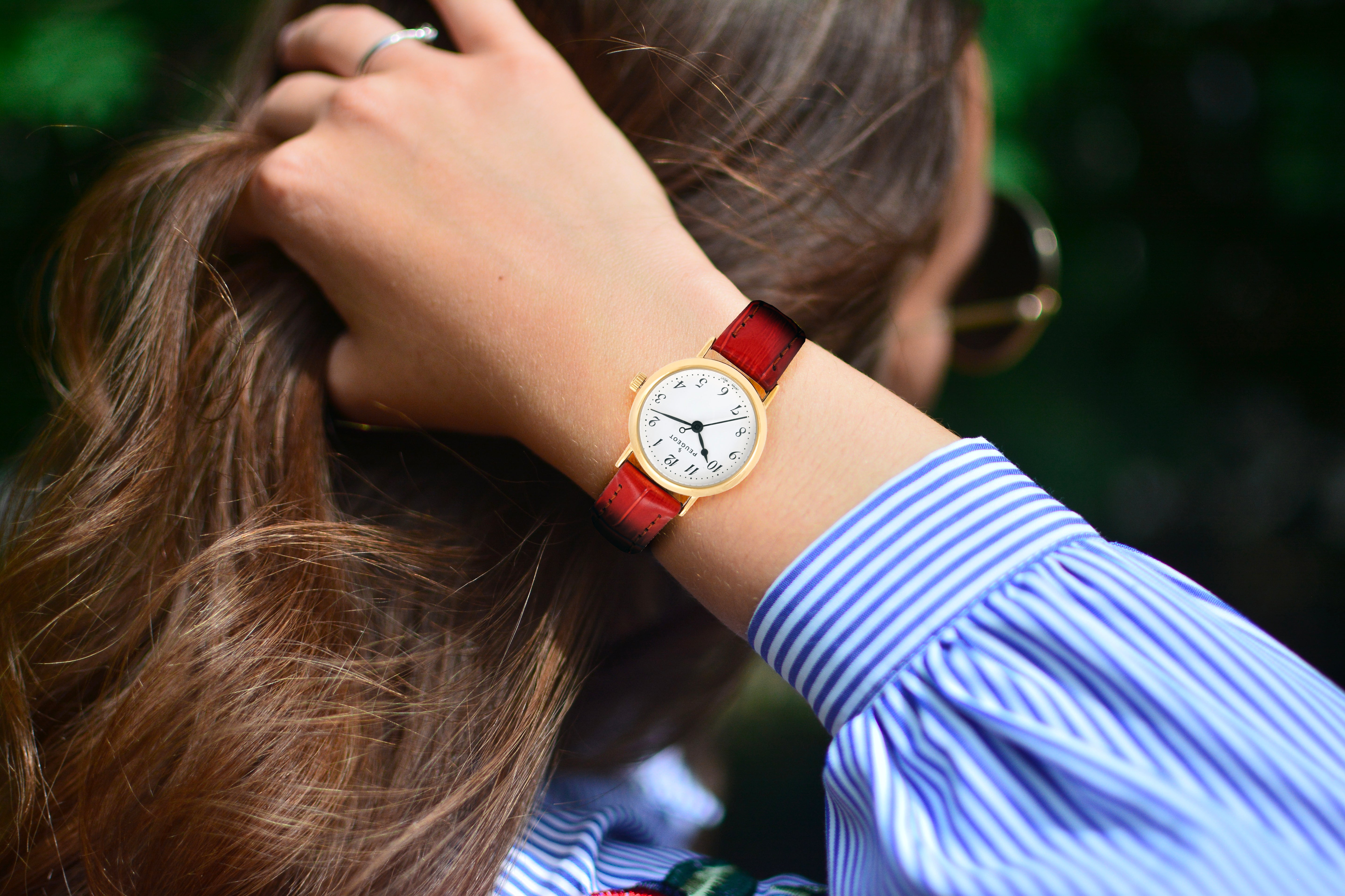 Womens Small Face Easy Read Minimalist Brown Leather Strap Watch
