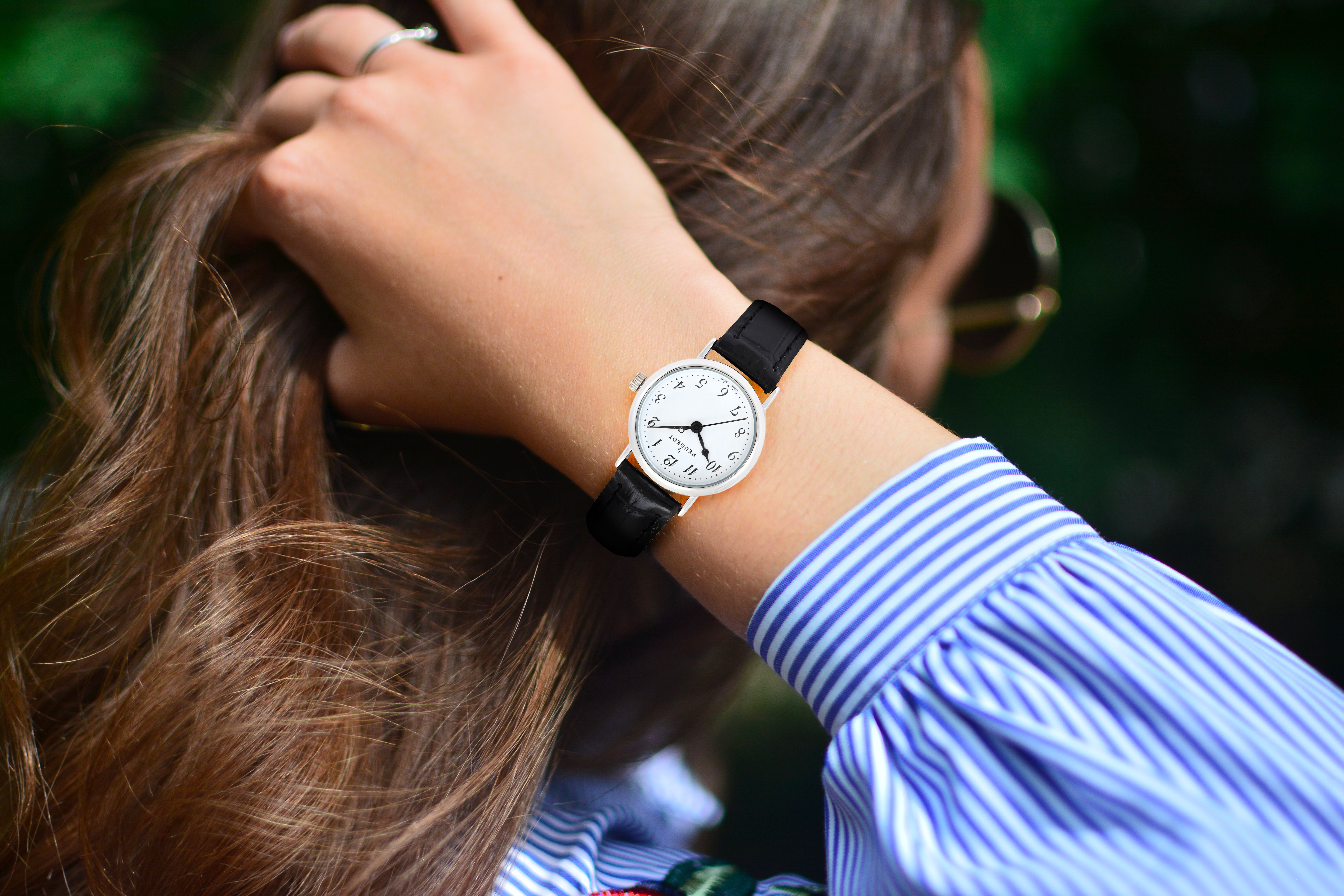 Womens Small Face Easy Read Minimalist Black Leather Strap Watch