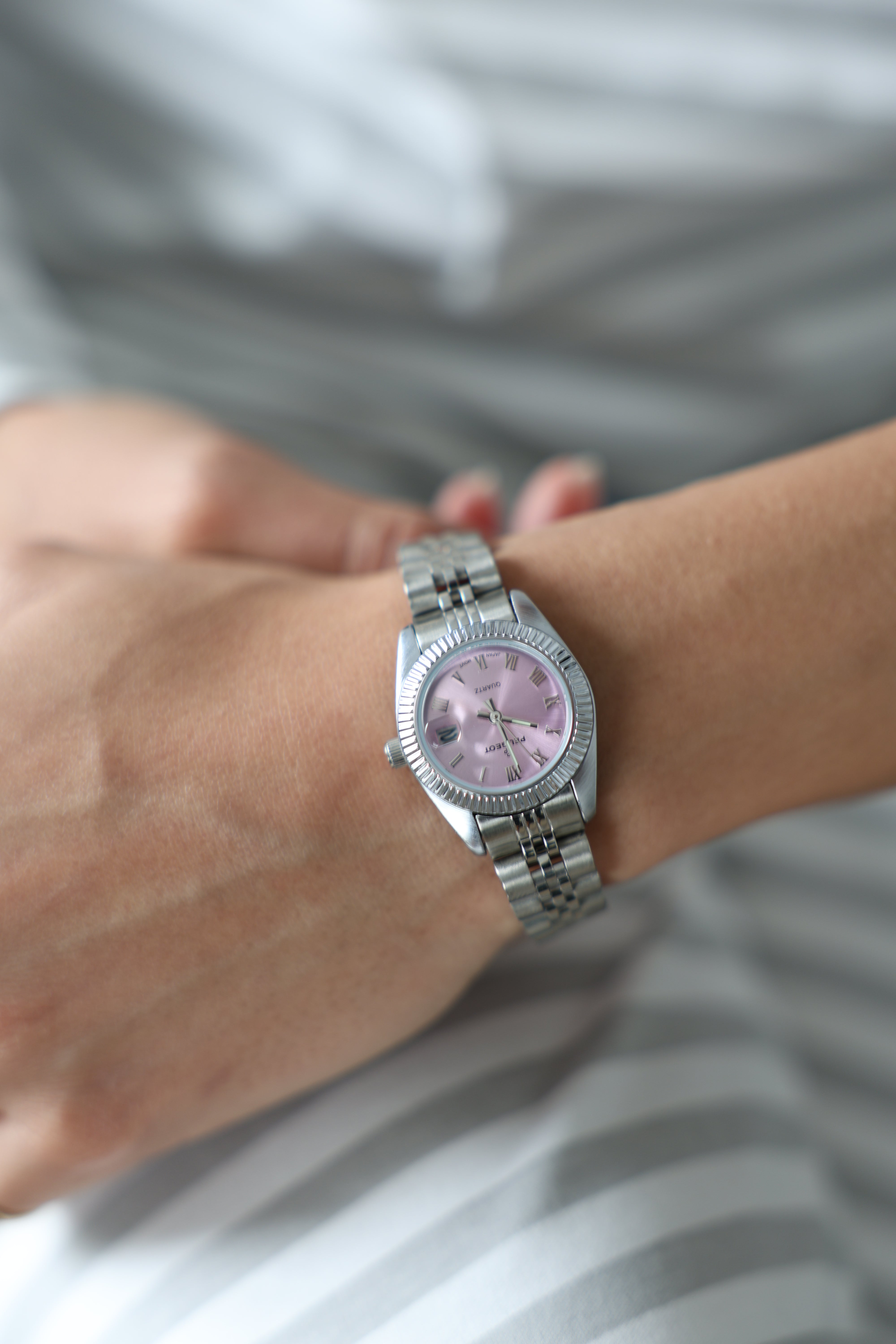 Women's Silver-Tone 26mm Fluted Bezel Steel Bracelet Watch with Pink Dial