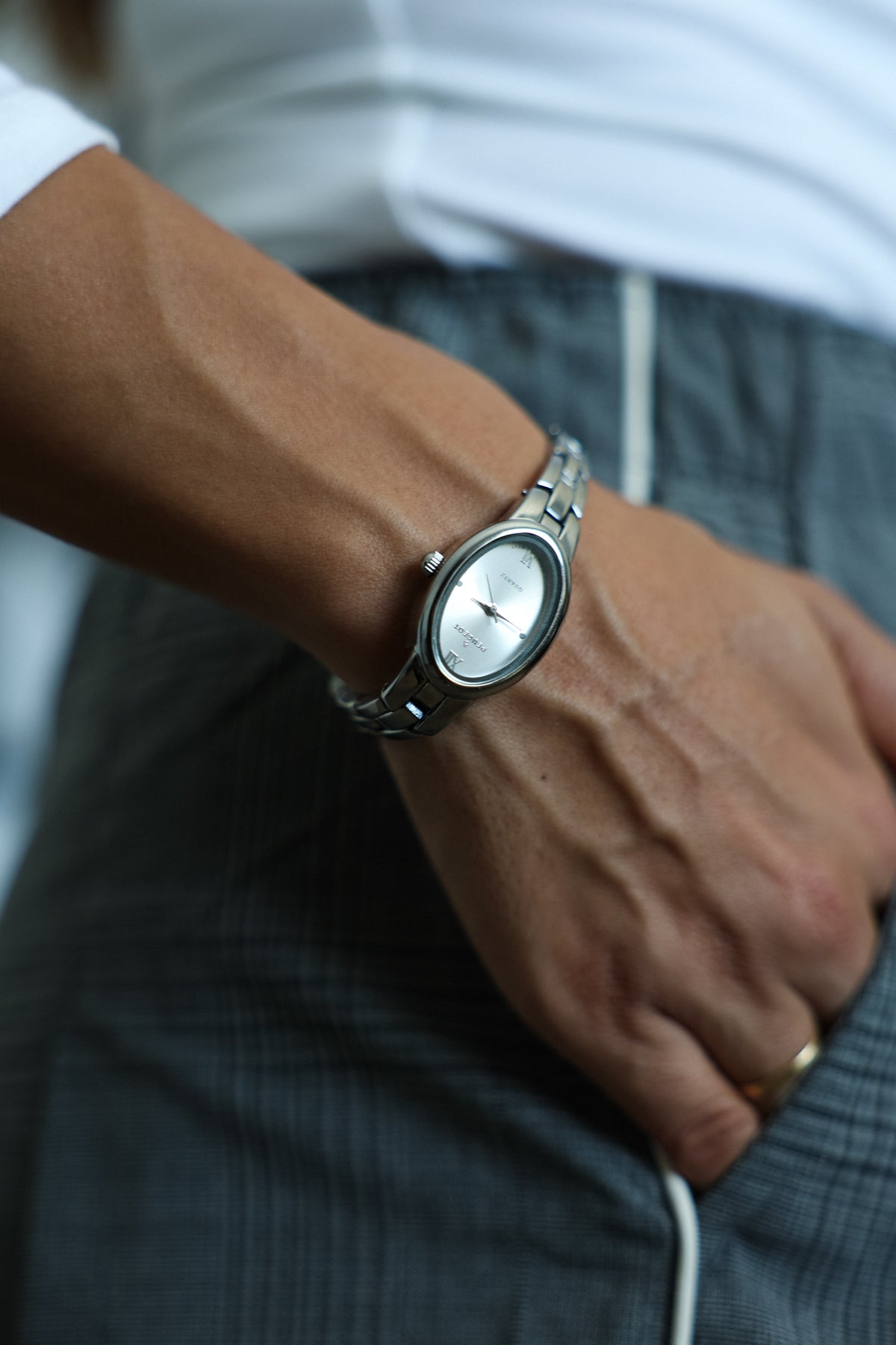 Women's Silver 30x25mm Oval Dial Link Bracelet Watch