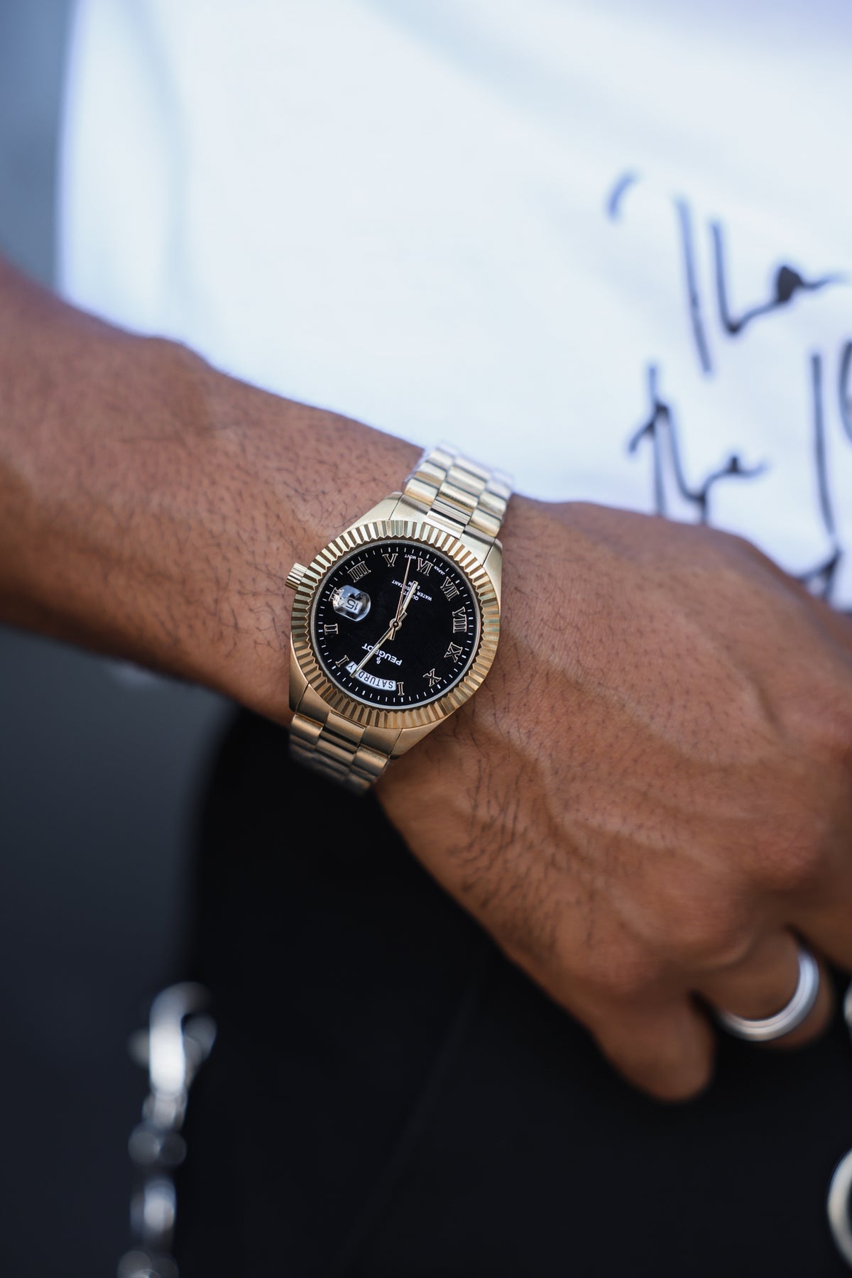 Men's 40mm Black Face Fluted Bezel Gold Bracelet Watch
