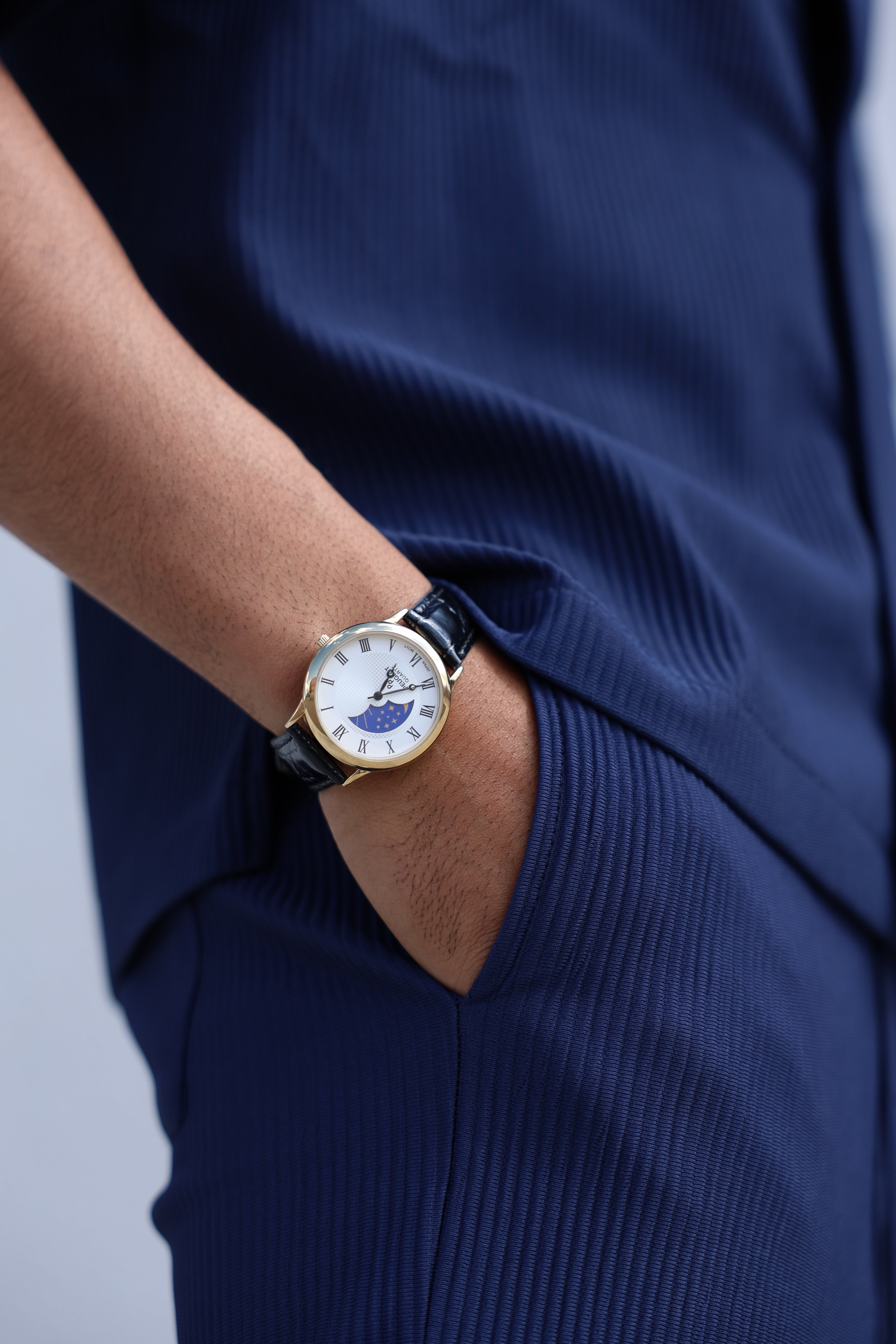 Men's 38mm White Dial Sun-Moon Leather Strap watch