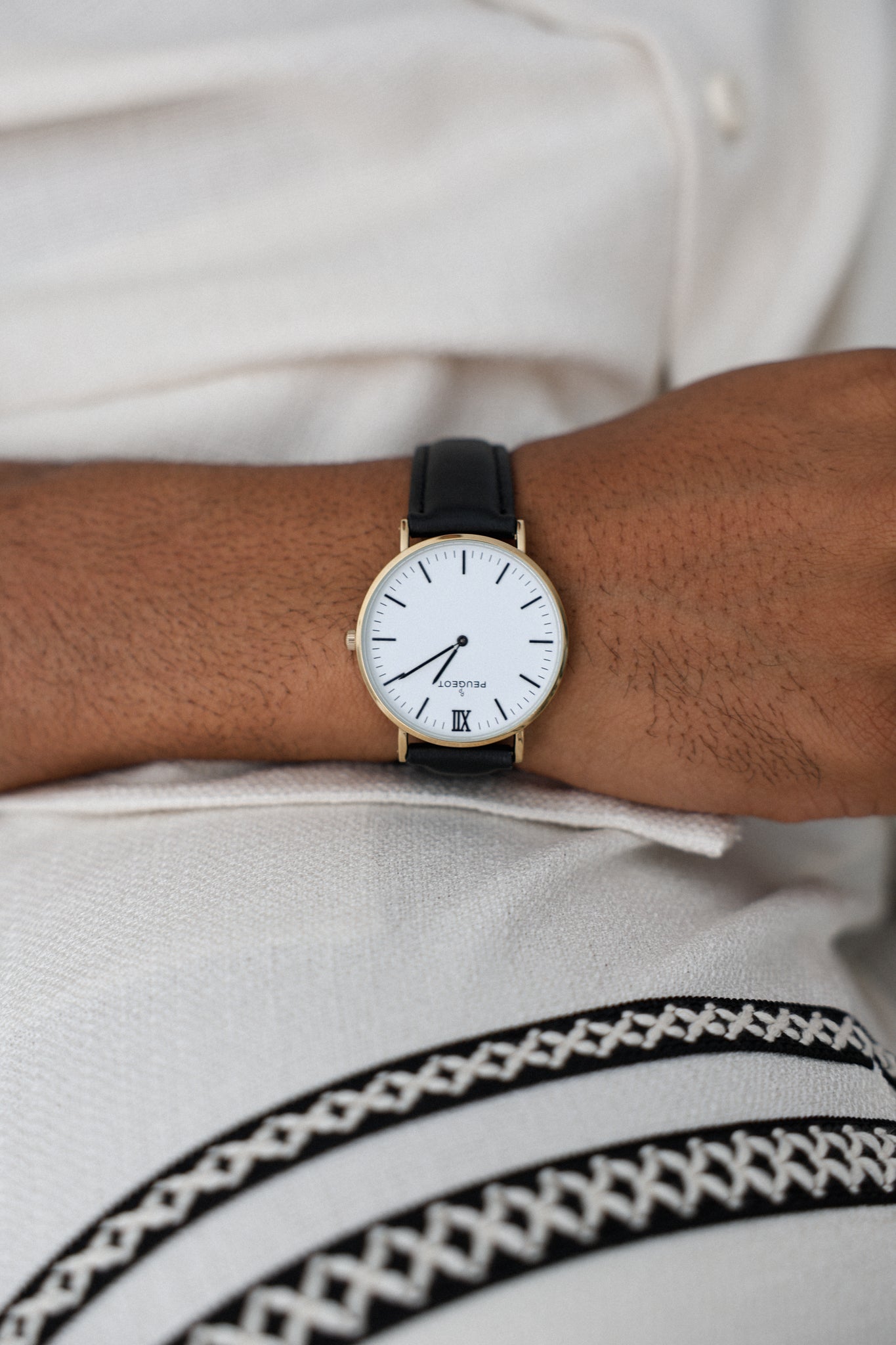 Men's 40mm White Dial Super Slim Leather Strap Watch