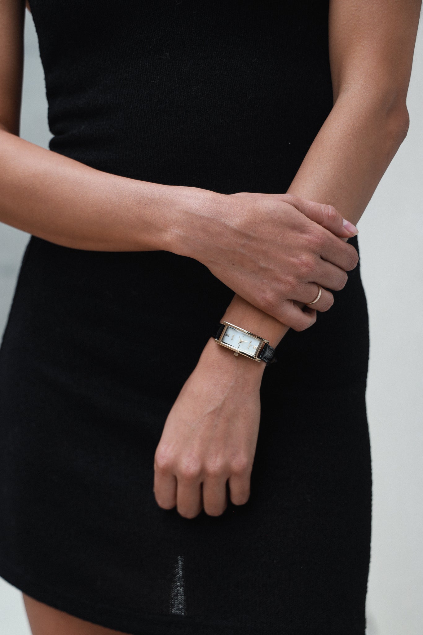 Women 36x18mm Watch Glossy Black Leather Strap