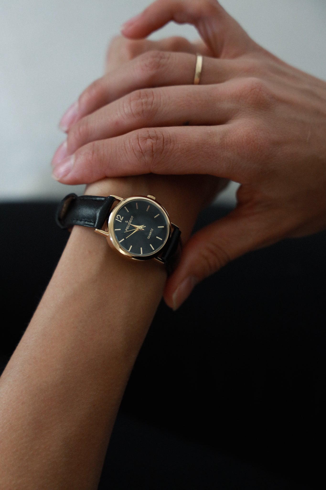 Women's Classic 24mm Black Watch With Easy to Read Numerals