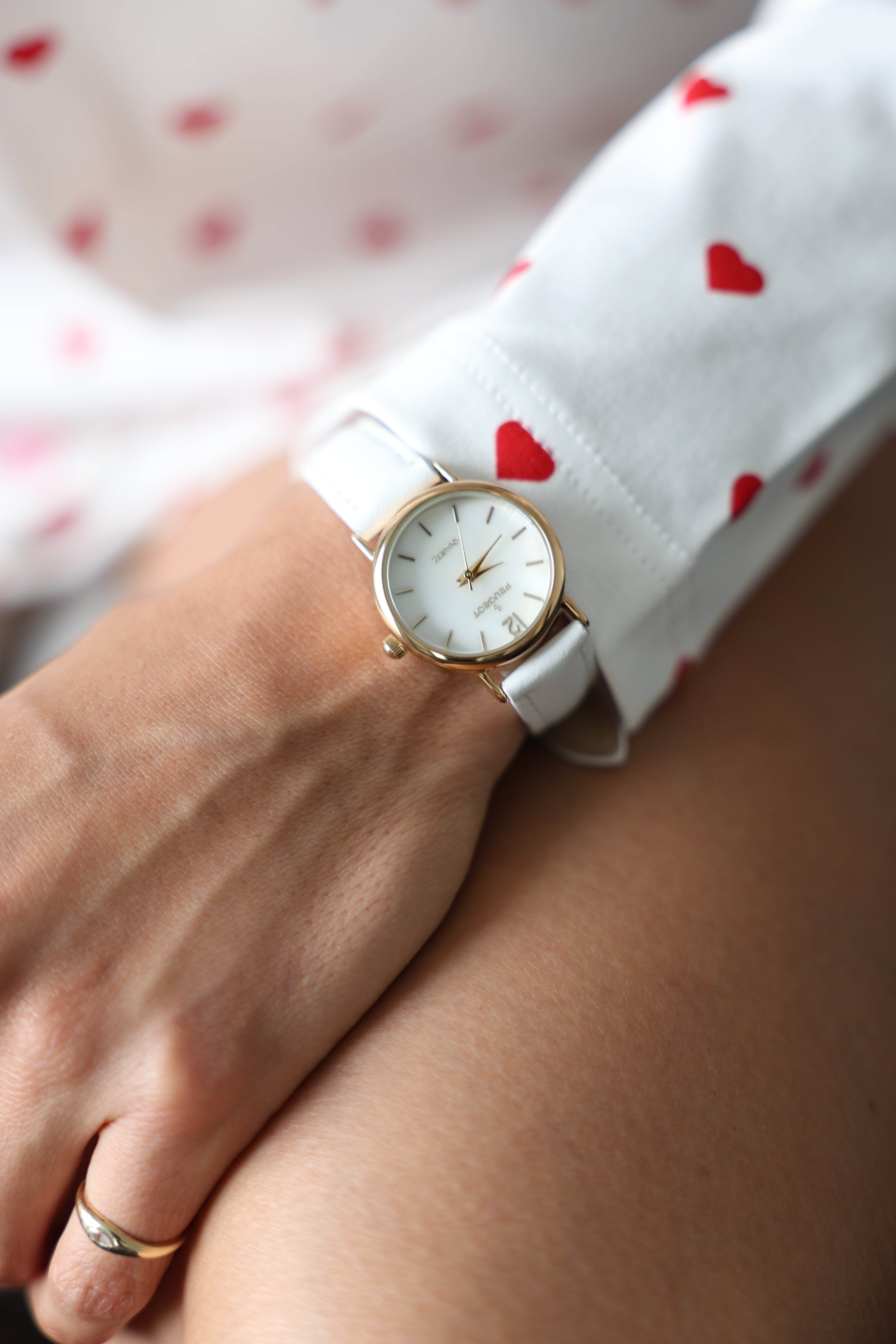 Women's Classic 24mm White Watch With Easy to Read Numerals