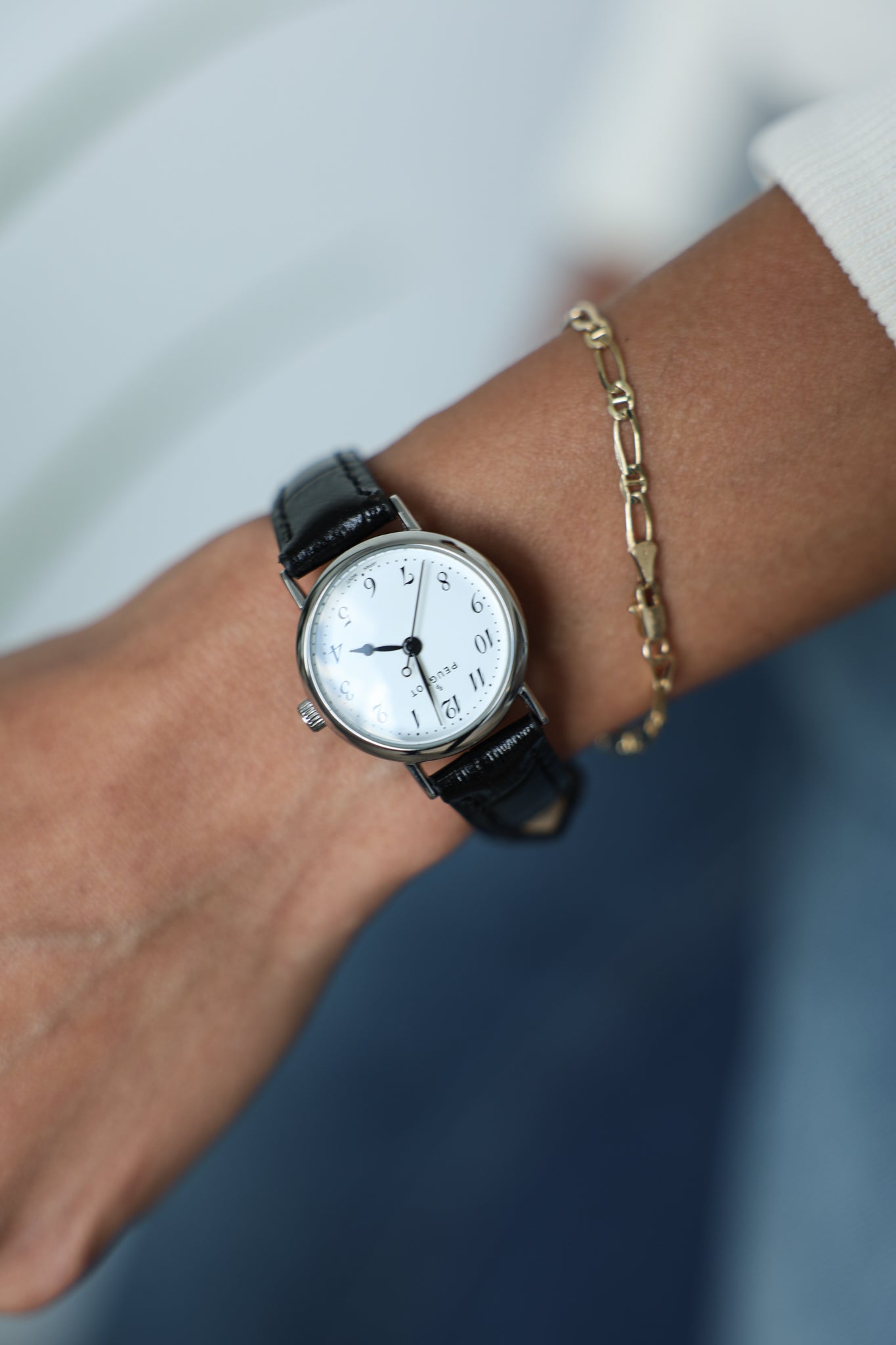 Womens Small Face Easy Read Minimalist Black Leather Strap Watch