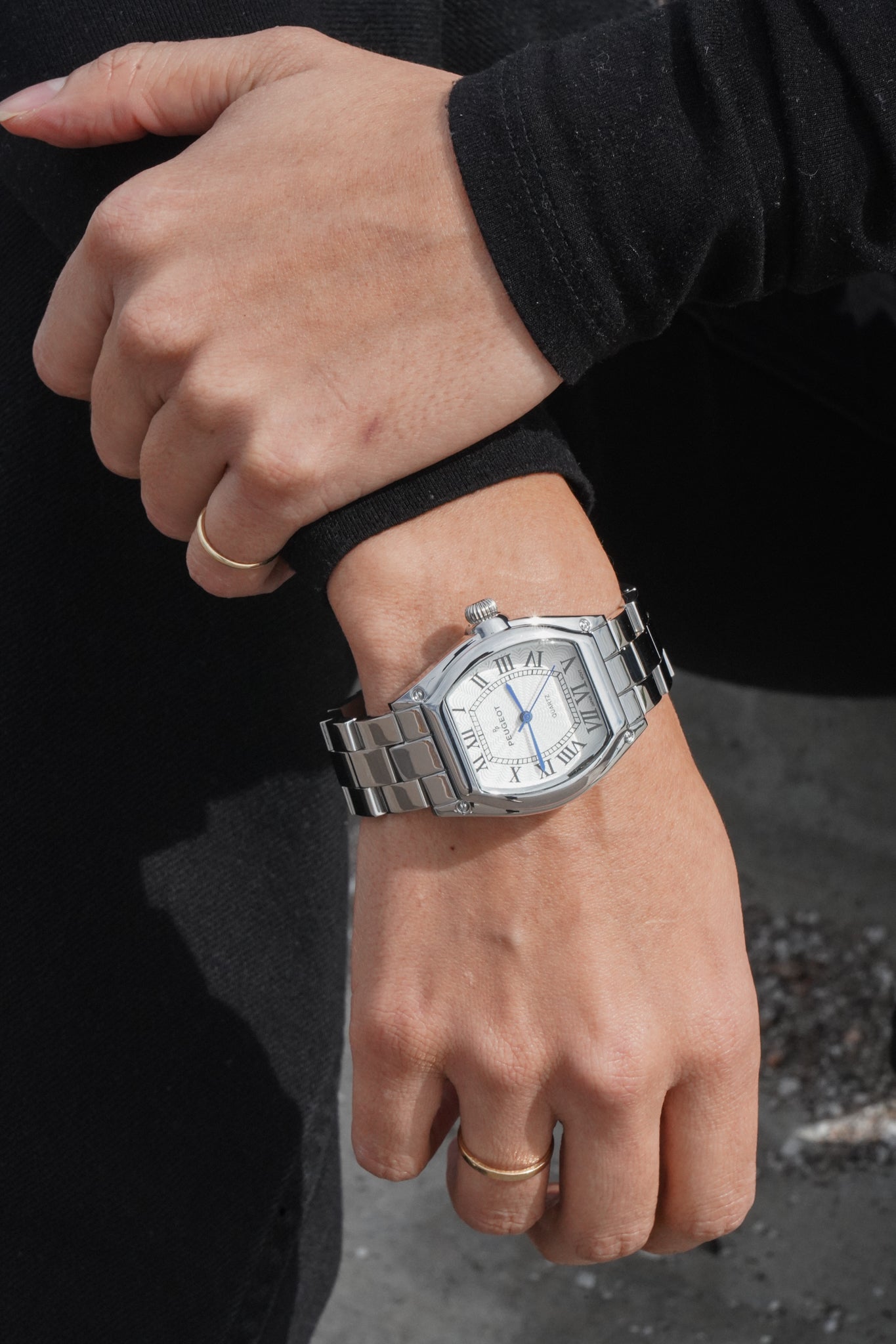 Women's Silver Status Bracelet Watch 36x33mm Barrel Shape Roman Dial